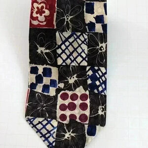 Fumagalli’s  Vintage Tie Beautiful Unique 100%silk geometric pattern floral tie